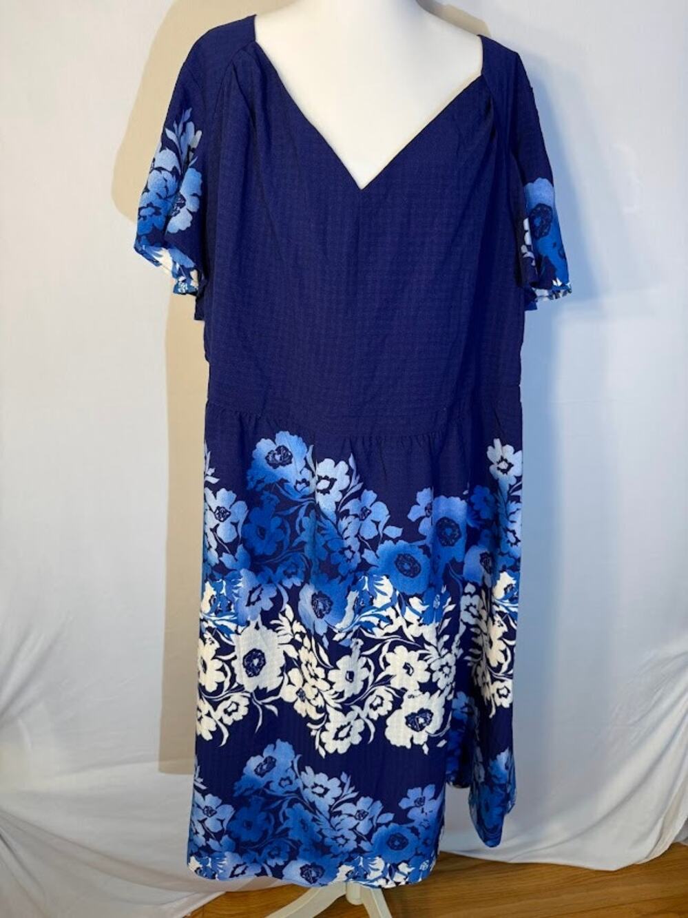 London Times Plus Size Placed-Floral Flutte Navy Cobalt 22W